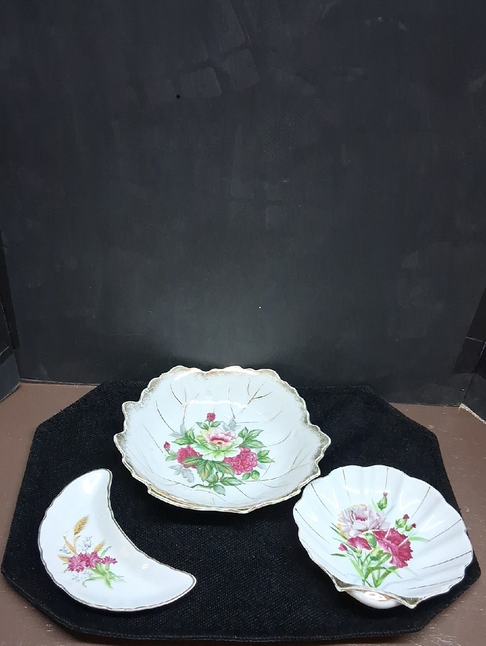 3-pc vintage‎ porcelain from Japan featuring a bowl, trinket dish, bone dish.
